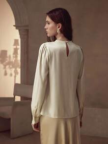 MOTF PREMIUM CHAIN DETAIL FRENCH LOOSE FORMAL LONG SLEEVE BLOUSE - Khaki - View 3