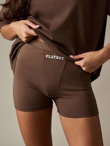 Missguided x Playboy Christmas Relaxed Fit T-Shirt And Cycling Shorts Set - Coffee Brown - View 6