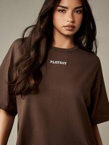 Missguided x Playboy Christmas Relaxed Fit T-Shirt And Cycling Shorts Set - Coffee Brown - View 5