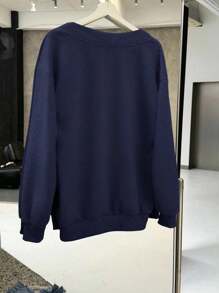 SHEIN EZwear 大码返校休闲简约风字母印花超大V领宽松卫衣，适合秋冬季节，可搭配夜间外出上衣，秋季女装，藏蓝色V领卫衣 - 藏蓝色 - 查看 2