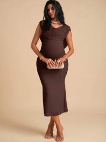 MaterniChic 孕妇纯色垂坠领合身优雅无袖连衣裙 - 棕色 - 查看 6