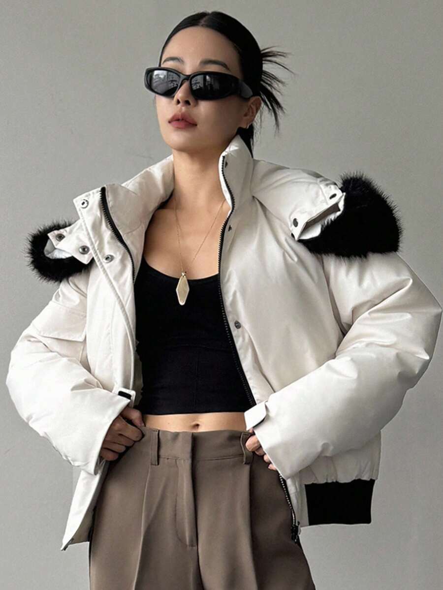 DAZY Chaqueta de invierno para mujer con capucha y cuello de piel sintética en bloques de color