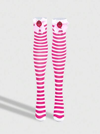 Kawaii زوج من الجوارب الطويلة فوق الركبة ذات التصميم المخطط الوردي والأبيض، ديكور فيونكة الفراولة بطراز المدرسة الحلو، جوارب شفافة رفيعة وقابلة للمط