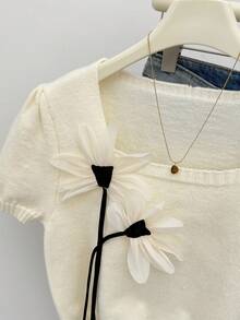 SHEIN Frenchy Women's Cream White Elegant 3D Floral Decor Puff Sleeve Knit Sweater Top,Summer,Date,French Style Minimalist Office Business Casual Short Sleeve - Apricot - View 3