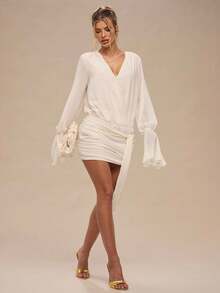 SHEIN BAE فستان قصير بأكمام طويلة وياقة على شكل حرف V مناسب للجسم، لون المشمش، فستان أنيق، فستان وصيفة العروس، فستان عيد الميلاد، فستان طبقات للخريف/الشتاء، فستان للاستخدام اليومي - لون مشمشي - مشاهدة 4