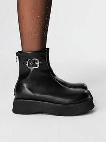 ROMWE Grunge Punk 女式休闲粗跟切尔西踝靴，圆头金属扣带后拉链，2.0 英寸鞋跟高度，朋克英伦风格皮革厚底短靴，户外通勤靴 - 黑色 - 查看 4