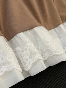 Franclia Plus Size White Lace Trim Casual Vacation & Commute Chic T-Shirt - Khaki - View 7