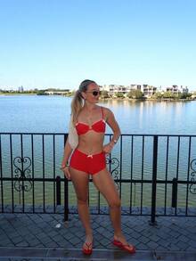 Aralina Bộ bikini cạp cao màu đỏ viền nơ tương phản Picot Trim ngày 4 tháng 7 kèm túi đựng đồ bơi cho kỳ nghỉ ngày 4 tháng 7, hoàn hảo cho trang phục đi biển và trang phục mùa hè - Đỏ - Xem 14