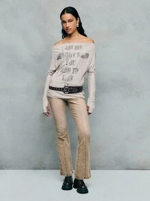 TypaGal Off-Shoulder bedruckte Bluse, entworfen für Frauen, die im Herbst auffallende Ausgeh-Oberteile suchen. Ein selbstbewusstes Modell, das mühelos in den Herbst übergeht mit eleganten Blusen für Frauen mit Stil. - Grau - Übersicht 4