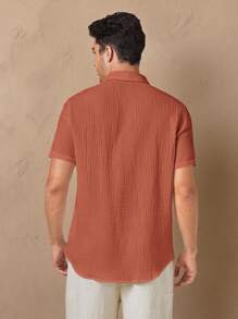 Manfinity NXTstreet 男士纯色休闲舒适短袖衬衫，夏季 - 棕色 - 查看 2