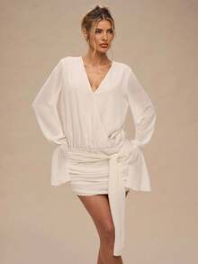 SHEIN BAE فستان قصير بأكمام طويلة وياقة على شكل حرف V مناسب للجسم، لون المشمش، فستان أنيق، فستان وصيفة العروس، فستان عيد الميلاد، فستان طبقات للخريف/الشتاء، فستان للاستخدام اليومي - لون مشمشي - مشاهدة 3