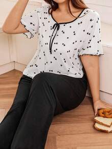 SHEIN Zestaw piżamowy z krótkim rękawem i nadrukiem w dużym rozmiarze dla kobiet w kolorze czarnym z wygodnymi spodniami o regularnej długości, stylizacje - Czarne - Zobacz 7