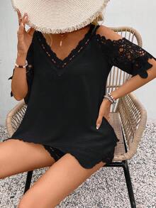 EMERY ROSE 2pcs Vacation Casual Solid Color Lace Patchwork Off-Shoulder Shirt & Shorts Set