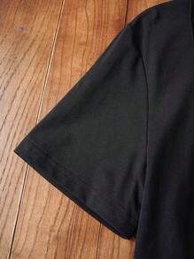 Manfinity NXTstreet Men Letter Patched Detail Curved Hem Tee, Summer