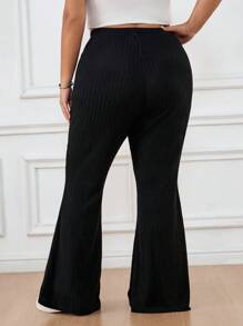 SHEIN CURVE+ 大尺碼女款羅紋布料休閒基本款黑色喇叭褲/秋冬季，2026 22W - 黑色 - 查看 2