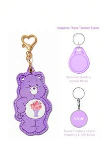 SHEIN X Care Bears 1 个带存储功能的 PU 皮革钥匙扣，兼容 Apple AirTag，可爱的 AirTag 保护壳，GPS 追踪器保护套，适合男士、女士、学生、欢呼熊、熊、爱心熊、好运熊、分享熊、友谊 - 淡紫色 - 查看 2