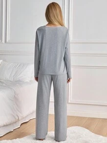 EURMUSE 女式加大码两件套撞色蕾丝细节长袖衬衫和口袋细节裤子家居服套装 - 灰色 - 查看 2