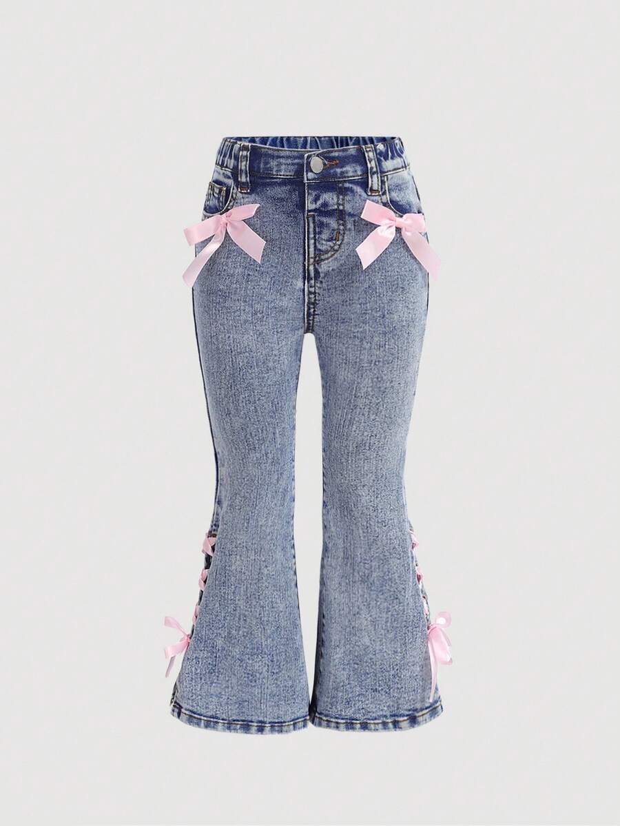 SHEIN Jeans acampanados azules con lazo rosa y elástico para niña, estilo años 2000, kawaii, de vuelta al colegio, ropa casual y cómoda para niños en otoño, cómoda, casual y de moda para vacaciones - Lavado ligero - Ver 1