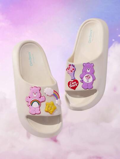 SHEIN X Care Bears 时尚可爱彩虹爱心不对称图案白色女士一脚蹬拖鞋防滑速干淋浴拖鞋，轻便耐用的 EVA 材质，适合居家、浴室、游乐场、游泳池、海滩等室内外穿着