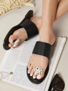 SHUZIA 女式時尚鑲嵌水晶和人造珍珠平底涼鞋 - 黑色 - 查看 3