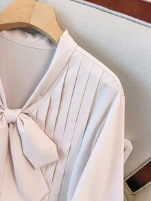 Regalyn New Plus Size Women's Elegant Business Elegant Bowknot Collar Solid Color Blouse Top, Versatile For Daily Wear, Minimalist Design With Fashionable Pleats, Slimming And Stylish Fall Cloth For Women