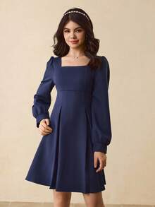 Elegante vestito corto minimalista con colletto quadrato, maniche lunghe, vita stretta e colore unito, adatto per adolescenti, laurea, feste di Natale, Ognissanti, autunno