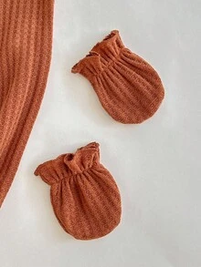 Loomiva Newborn Solid Color Long Sleeve Romper, Hat And Socks Gift Set Fall Winter - Khaki - View 5
