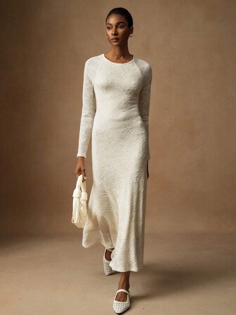 Vesra Damklänning med rund hals och raglanärm, elegant och åtsittande jacquardstickning