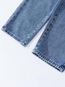 Elladie kids 少女阔腿牛仔裤，甜美酷炫的街头时尚设计，推荐返校季穿着。白色3D蝴蝶结和珍珠设计，松紧腰带舒适穿着，前襟纽扣设计方便穿着。宽松版型，适合外出、约会、日常穿着、海滩度假、朋友休闲聚会。一款适合一年四季的时尚牛仔单品。