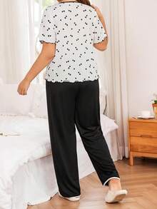SHEIN Zestaw piżamowy z krótkim rękawem i nadrukiem w dużym rozmiarze dla kobiet w kolorze czarnym z wygodnymi spodniami o regularnej długości, stylizacje - Czarne - Zobacz 6