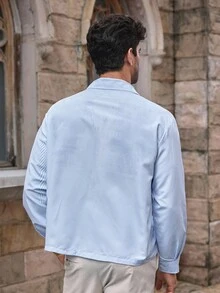 HIMLAND Camisa de manga larga casual de hombre con hombros caídos, tejida a rayas, con bordado de letra, azul claro a rayas, camisa azul polvo, camisa a rayas azul y blanca, camisa azul Carolina, para otoño, Old Money