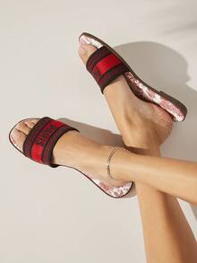 SHUZIA Dép xỏ ngón Dway Replica màu đỏ dành cho nữ bán chạy nhất - Tôn vinh tình yêu và sự lãng mạn, Đế lót hoa, Dễ nhận biết ngay lập tức - Đỏ - Xem 3