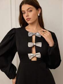 Revavyn 黑色镂空设计蝴蝶结水钻装饰优雅派对和日常穿着加大码长袖连衣裙 - 黑色 - 查看 6