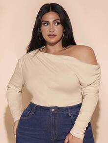 SHEIN BAE Große Größen Herbst Schwarzer Off-Shoulder asymmetrischer Samt gerippter geraffter langärmeliger Bodysuit, elegant und sexy, geeignet für Dates und Ausgänge, für den Winter