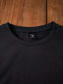 Manfinity NXTstreet Men Letter Patched Detail Curved Hem Tee, Summer