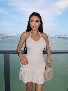 Durrani Popal 女士性感吊带交叉露背荷叶边针织连衣裙 - 米色 - 查看 1