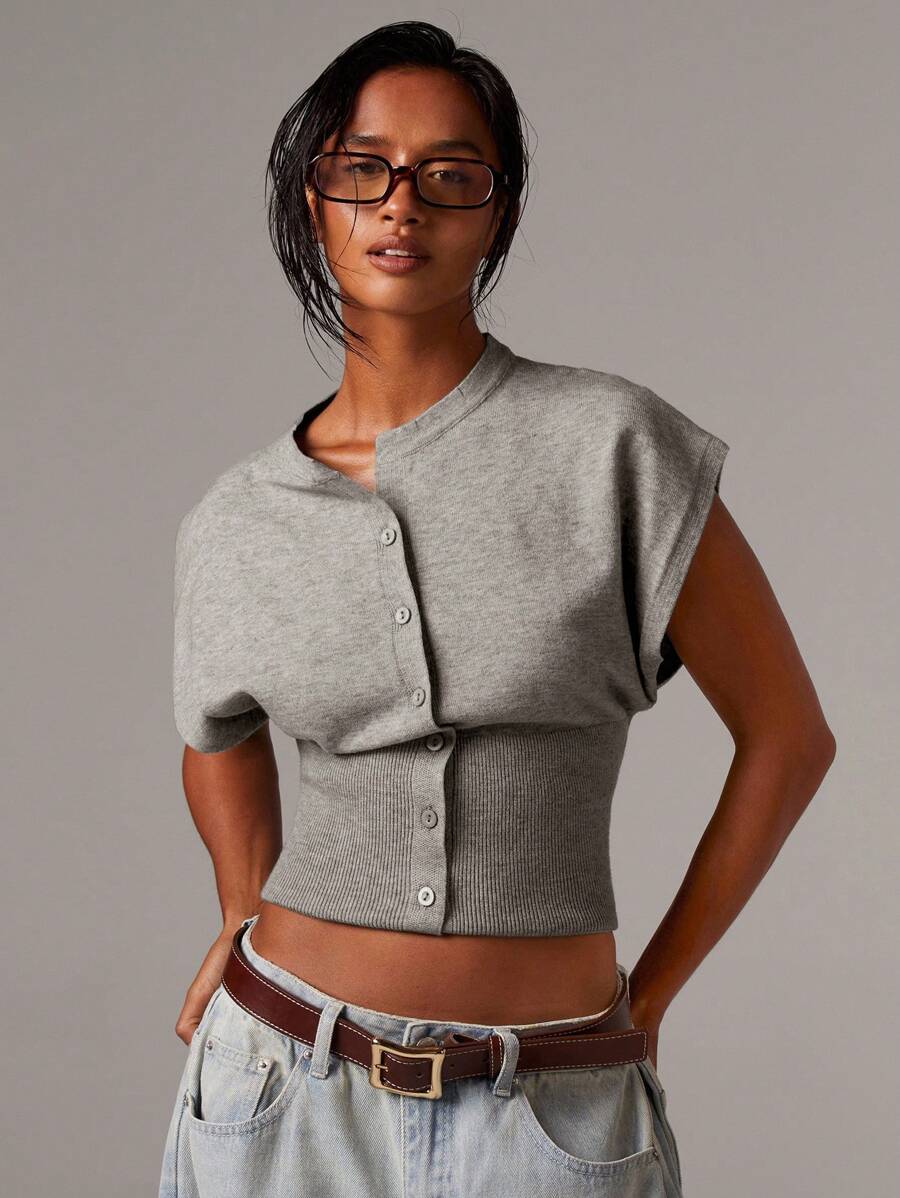 Athîral Women's Solid Color Minimalist Short Sleeve Sweater Vest In Fall/Winter - Grey - View 1