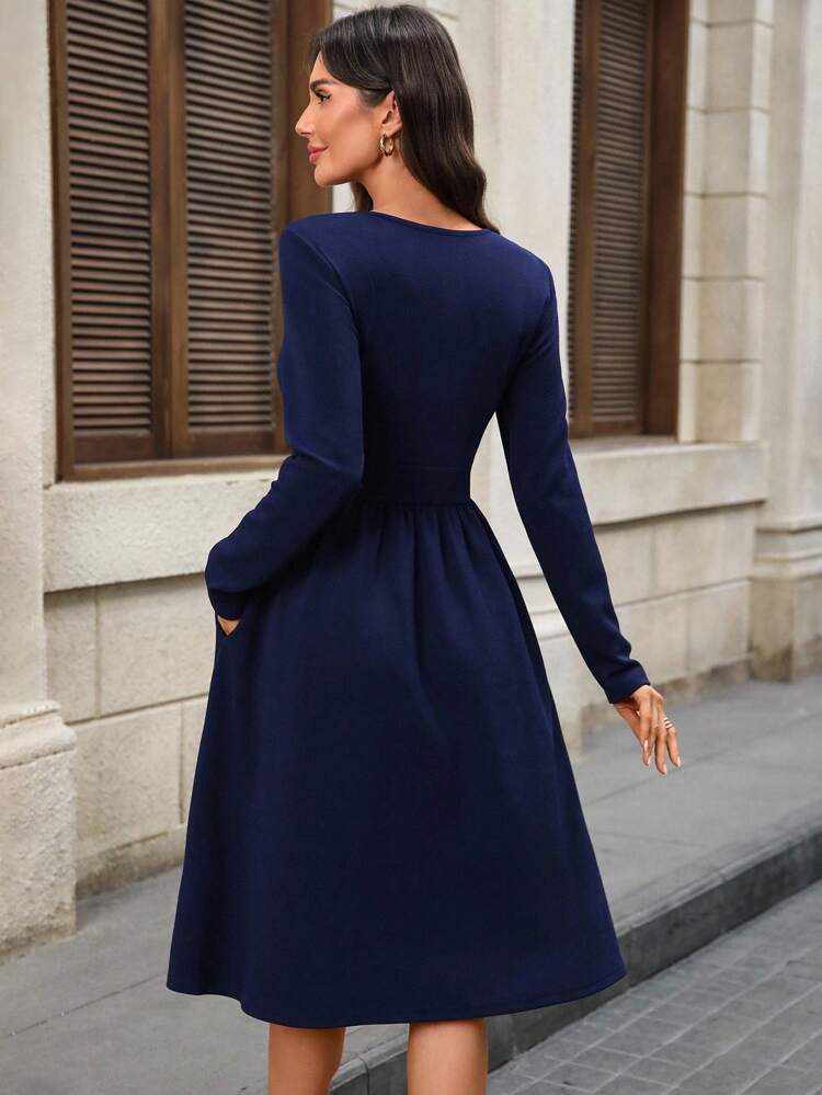 Women's Solid Color V-Neck Long Sleeve Pocket Casual Mid-Length Dress Navy Blue Dress Long Sleeve Midi Dress Elegant Dress With Pockets Dark Blue Midi Dress Fall Clothes For Women Fall Dresses For Women