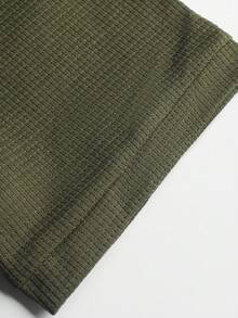 Manfinity Homme Bộ đồ nam mùa hè màu trơn cổ tròn tay ngắn kèm quần cạp rút, bộ đồ thường ngày màu xanh ô liu hai mảnh, bộ đồ phối đồ nam, bộ đồ 2 mảnh màu xanh lá cây, trang phục ấm áp - xanh quân đội - Xem 7