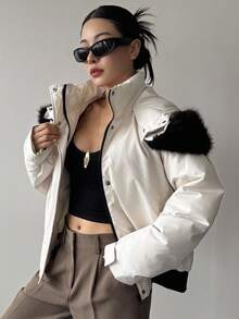 DAZY Chaqueta de invierno para mujer con capucha y cuello de piel sintética en bloques de color