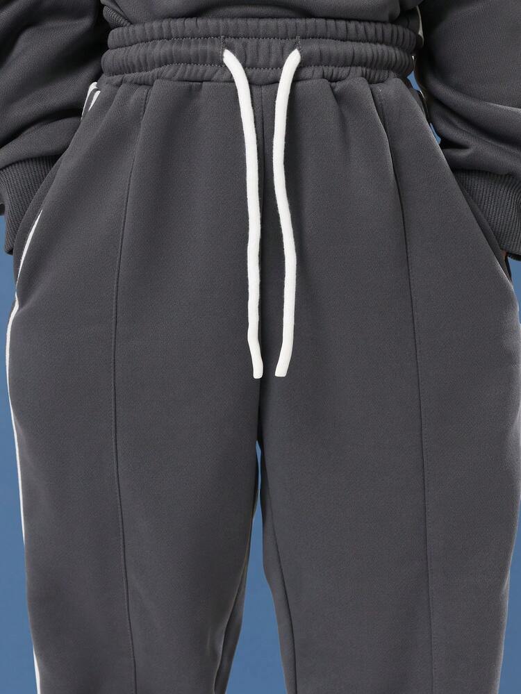 Sweatshirt And Jogger Set With Logo Print