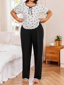 SHEIN Zestaw piżamowy z krótkim rękawem i nadrukiem w dużym rozmiarze dla kobiet w kolorze czarnym z wygodnymi spodniami o regularnej długości, stylizacje - Czarne - Zobacz 8