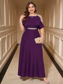 Gownix Elegantes Etuikleid Einfarbig mit Strass-Verzierung für Große Größen, Carmen-Ausschnitt