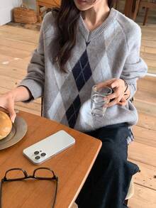 DAZY 女士V领菱形图案休闲长袖毛衣，秋冬 - 灰色 - 查看 6