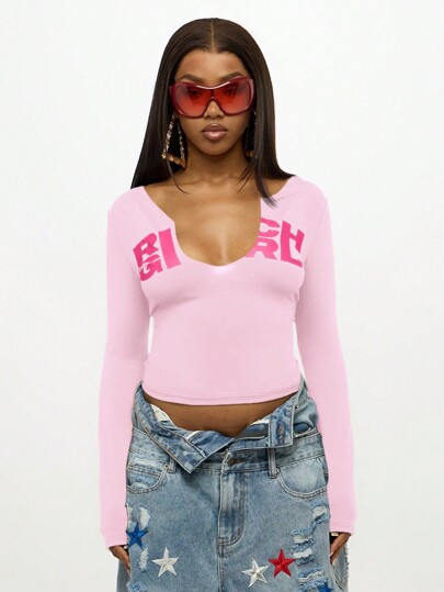 SUMWON WOMEN Long Sleeve Baby Pink Crop Top With Vintage Logo Design Casual Y2K Fashion Statement V Neck Form Fitting Feminine Fall Winter Stretch Basic Essential