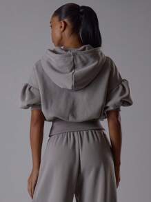 MUSERA 露脐收腰短款灯笼袖露缝细节连帽卫衣上装，优雅夜出性感可爱酷女孩街头风 Dawn - 灰色 - 查看 4