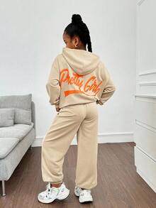 SHEIN Leap Crew Set da 2 pezzi per ragazze pre-adolescenti, giacca con stampa slogan in stile campus oversize e tuta in pile spessa - Cachi - Visualizzare 2