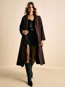 Poéselle 女士粗花呢外套，配金属扣和装饰腰带。巧克力棕色。长款粗花呢外套。时尚百搭的女士大衣，秋冬季保暖女装，女士秋季服装，女士冬季外套，女士冬季夹克，新年女士服装，秋冬季舒适女装。 - 棕色 - 查看 3