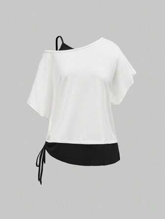 T-shirt oversize asimmetrica a spalla, in stile grunge punk, bicolore nero e bianco