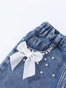 Elladie kids 少女阔腿牛仔裤，甜美酷炫的街头时尚设计，推荐返校季穿着。白色3D蝴蝶结和珍珠设计，松紧腰带舒适穿着，前襟纽扣设计方便穿着。宽松版型，适合外出、约会、日常穿着、海滩度假、朋友休闲聚会。一款适合一年四季的时尚牛仔单品。
